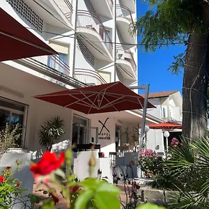 2* Hotel X